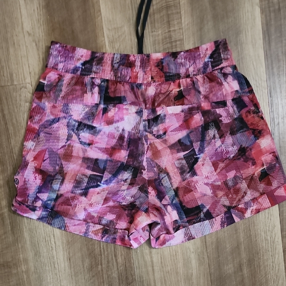 Lululemon Spring Break Away Shorts 3" Sun Dazed Multi Pink Size 6 - Picture 4 of 7